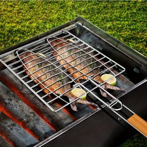 1pc Premium Foldable Stainless Steel BBQ Grill Basket - Secure Buckle Fish Grilling Rack for Easy Food Turning, Outdoor Barbecue Accessory for Camping, Picnics, Family Gatherings, Ideal for NBA Teams, Halloween, Christmas, Wedding & Birthday Parties